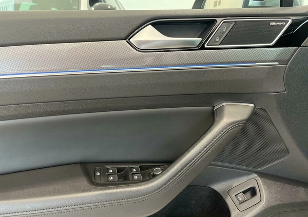 Volkswagen Passat cena 136900 przebieg: 69862, rok produkcji 2019 z Przemków małe 562